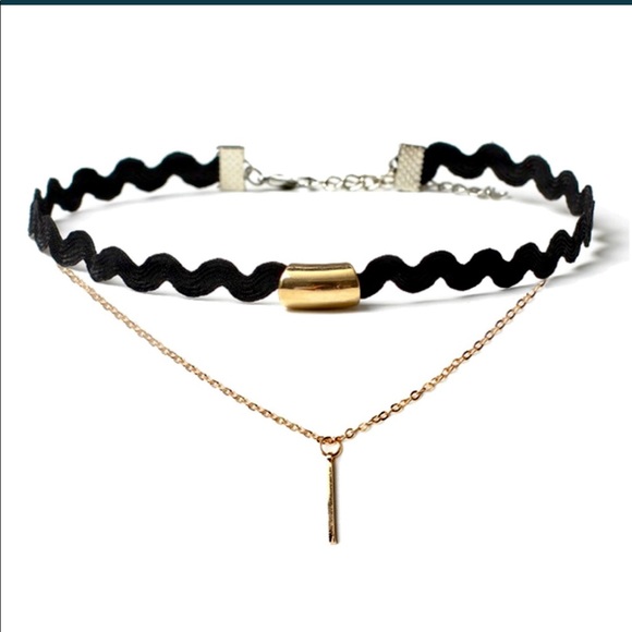 Jewelry - Black and Gold Choker